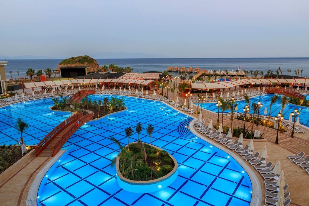 Sunis Efes Royal Palace Resort & Spa Ozdere Exterior photo